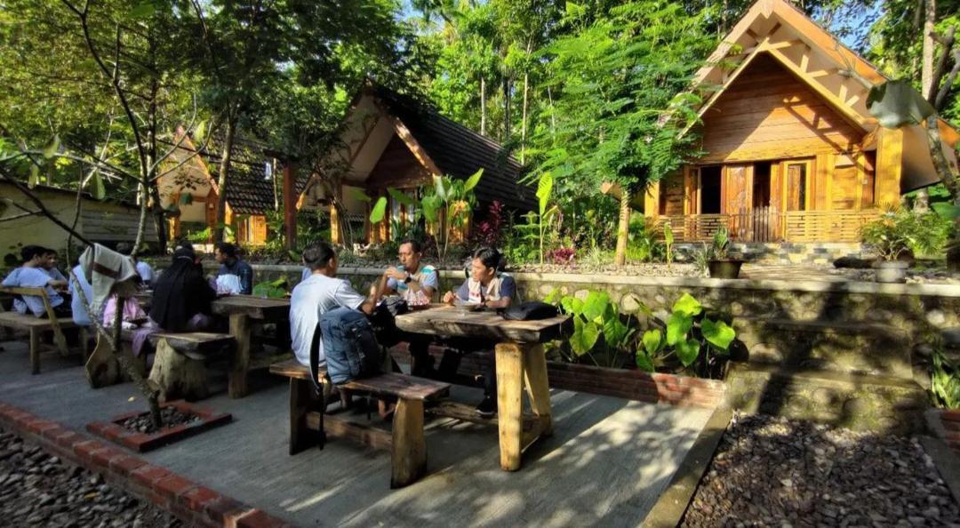 Rangsot Inn Pemenang Экстерьер фото